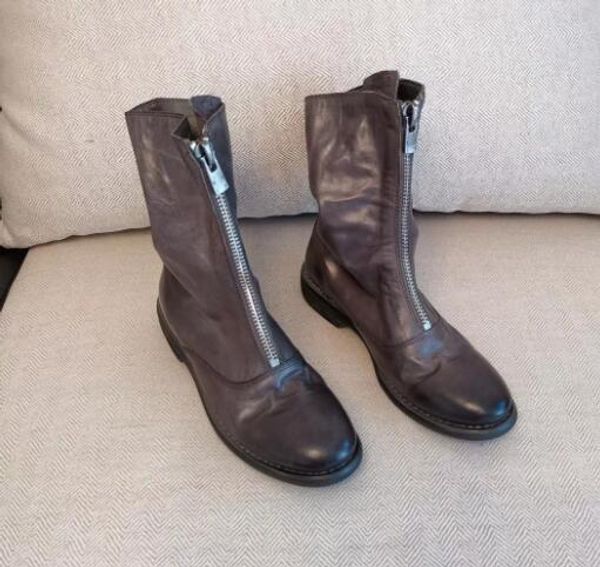 women's leather solid color medium boots, round head flat with retro front zipper martin boots, rear zipper with tongue, size, Black
women's leather solid color medium boots, round head flat with retro front zipper martin boots, rear zipper with tongue, size, Black