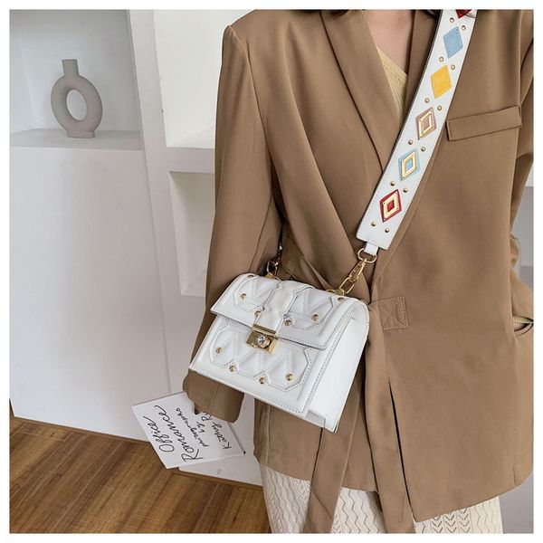 fashion personality rivet bag women bags 2020 new women's bag messenger korean fashion ladies shoulder bags small square
fashion personality rivet bag women bags 2020 new women's bag messenger korean fashion ladies shoulder bags small square