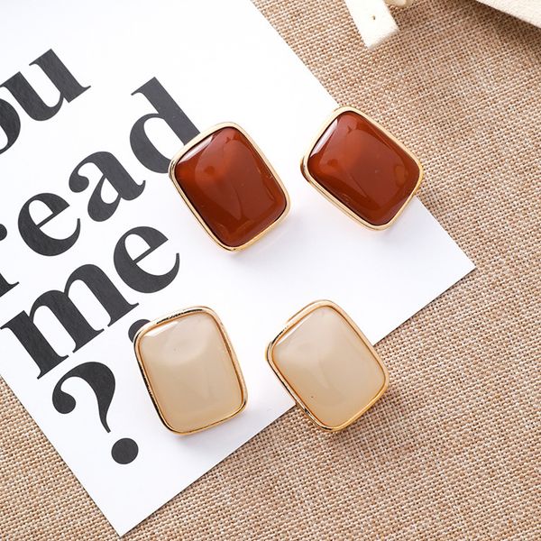japanese and korean fashion retro geometric women earrings exaggerated square gem metal stud earring, Golden;silver
japanese and korean fashion retro geometric women earrings exaggerated square gem metal stud earring, Golden;silver