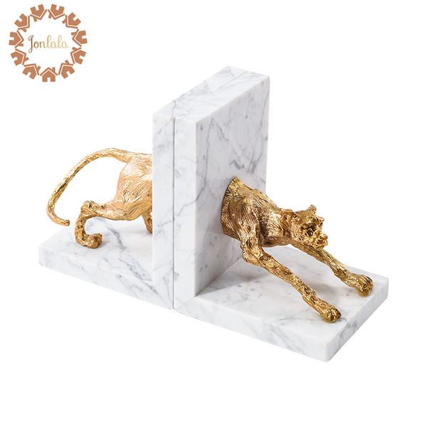 elegant abstract golden copper marble leopard bookend decoration creative copper ornament home accessories gift 
elegant abstract golden copper marble leopard bookend decoration creative copper ornament home accessories gift