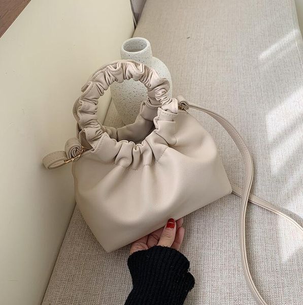 new designer luxury handbags purses ladies clouds bags fashion girl shoulder bags cross body plain ruched wrist bag
new designer luxury handbags purses ladies clouds bags fashion girl shoulder bags cross body plain ruched wrist bag