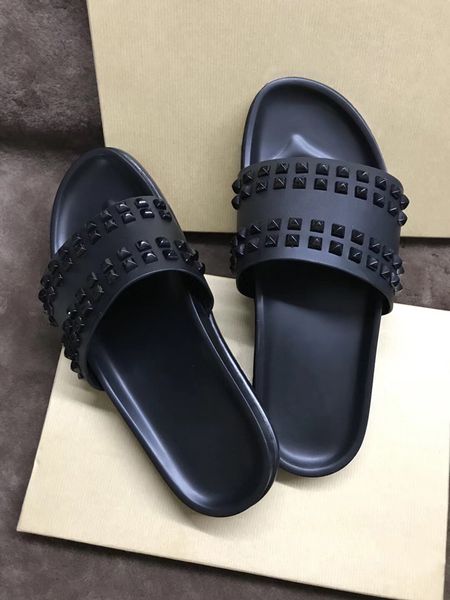 горячие мужчины женщины тапочки red bottoms роскошная шипы ladies beach трусы tide мужской главная тапочки нескользящие кожа мужская повседн, Black
горячие мужчины женщины тапочки red bottoms роскошная шипы ladies beach трусы tide мужской главная тапочки нескользящие кожа мужская повседн, Black