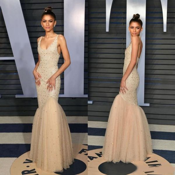 2020 oscar red carpet evening dresses spaghetti backless prom dress sparkling crystals floor length arabic dubai party gowns, Black;red
2020 oscar red carpet evening dresses spaghetti backless prom dress sparkling crystals floor length arabic dubai party gowns, Black;red