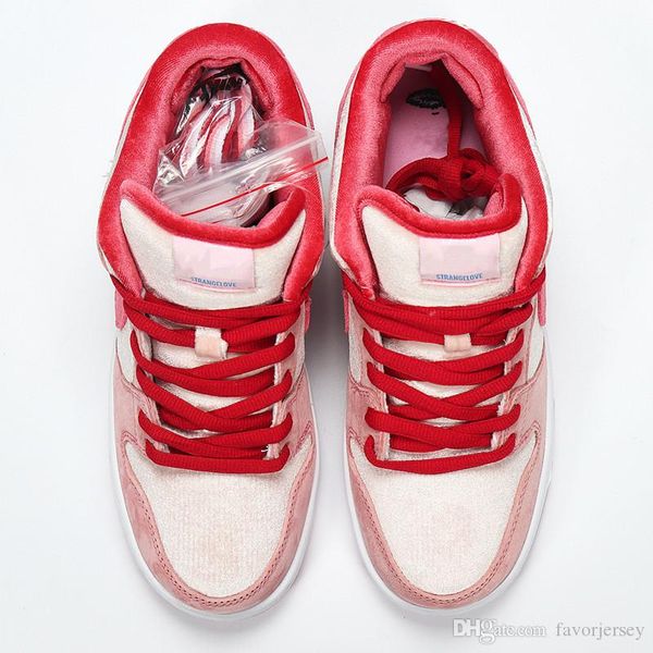 2020 new strangelove x sb dunk low pink chaussures running shoes women mens designer sport trainers sneakers ct2552-800, White;red
2020 new strangelove x sb dunk low pink chaussures running shoes women mens designer sport trainers sneakers ct2552-800, White;red