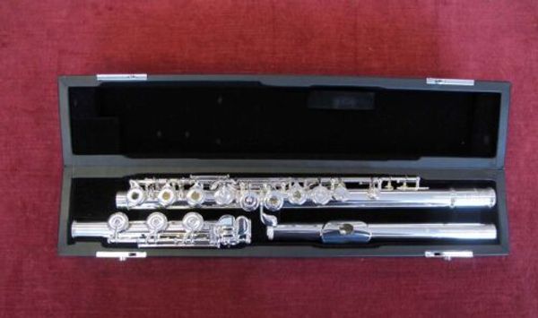 sankyo cf301 silversonic flute in-line e key split silver plated flute c tune 16 holes open french key flute copy
sankyo cf301 silversonic flute in-line e key split silver plated flute c tune 16 holes open french key flute copy