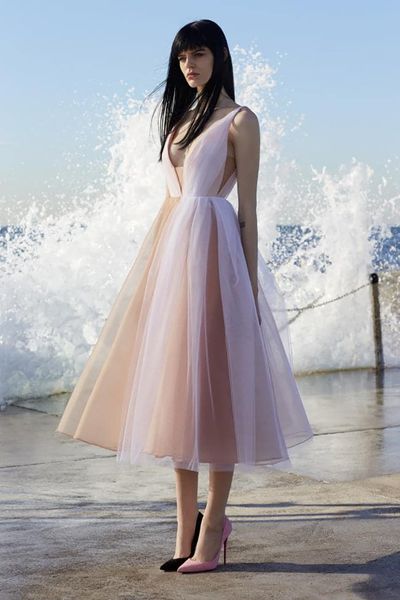 new fashion white champagne tulle tea length evening dress 2020 v-neck spaghetti strap prom formal dress robe de soriee, Black;red
new fashion white champagne tulle tea length evening dress 2020 v-neck spaghetti strap prom formal dress robe de soriee, Black;red