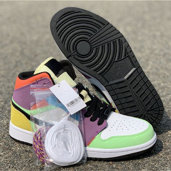 release 1 mid multicolor mens basketball shoes womens 1 mid se outdoor trainer sport sneakers size eu36-46, White;red
release 1 mid multicolor mens basketball shoes womens 1 mid se outdoor trainer sport sneakers size eu36-46, White;red