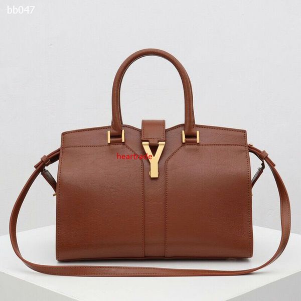 2020 wild tibetan leather passenger women s baotou layer cowhide handmade retro shoulder portable messenger bag size 30x22x15cm 
2020 wild tibetan leather passenger women s baotou layer cowhide handmade retro shoulder portable messenger bag size 30x22x15cm