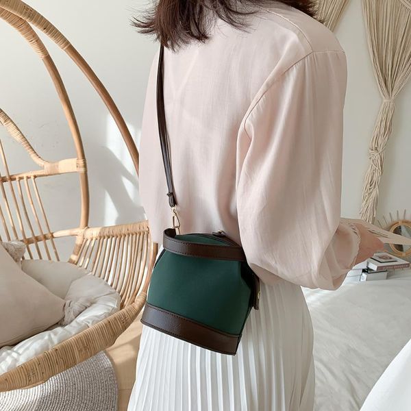 hit color ladies shoulder messenger handbag fashion pu leather bucket crossbody bags for female ladies shopping ornament
hit color ladies shoulder messenger handbag fashion pu leather bucket crossbody bags for female ladies shopping ornament