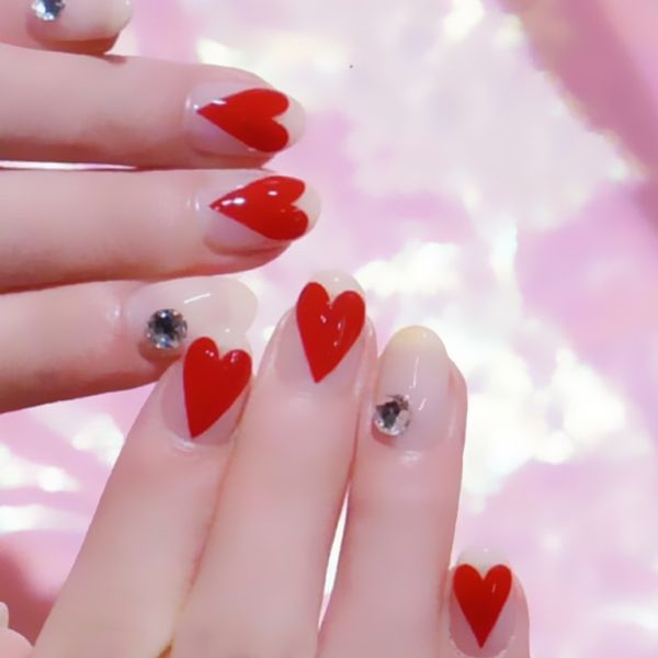 24pcs/set fashion pre design red heart pattern short round false nail tips with glue detachable full cover artificial nails, Red;gold
24pcs/set fashion pre design red heart pattern short round false nail tips with glue detachable full cover artificial nails, Red;gold