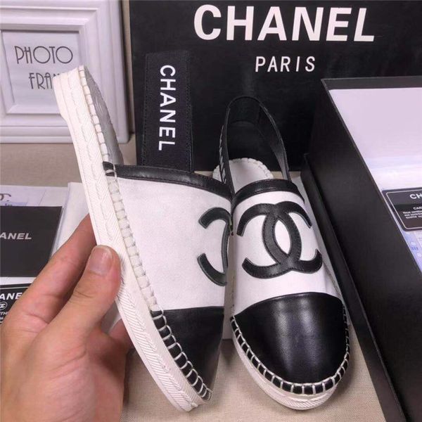 new 2020 espadrilles patent calfskin metallic goatskin white silver luxury designer womens sandals flats interlocking canvas shoes with box, Black
new 2020 espadrilles patent calfskin metallic goatskin white silver luxury designer womens sandals flats interlocking canvas shoes with box, Black