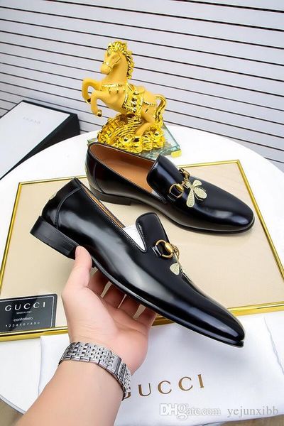 a1 luxury designers mens shoes loafers black red spike patent leather slip on dress wedding flats bottoms shoe for business party size 38-45
a1 luxury designers mens shoes loafers black red spike patent leather slip on dress wedding flats bottoms shoe for business party size 38-45