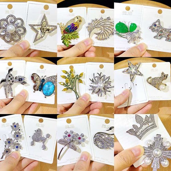 luxury cubic zirconia brooch christmas pin vintage crystal flower animals pins and brooches for women accessories jewelry, Gray
luxury cubic zirconia brooch christmas pin vintage crystal flower animals pins and brooches for women accessories jewelry, Gray