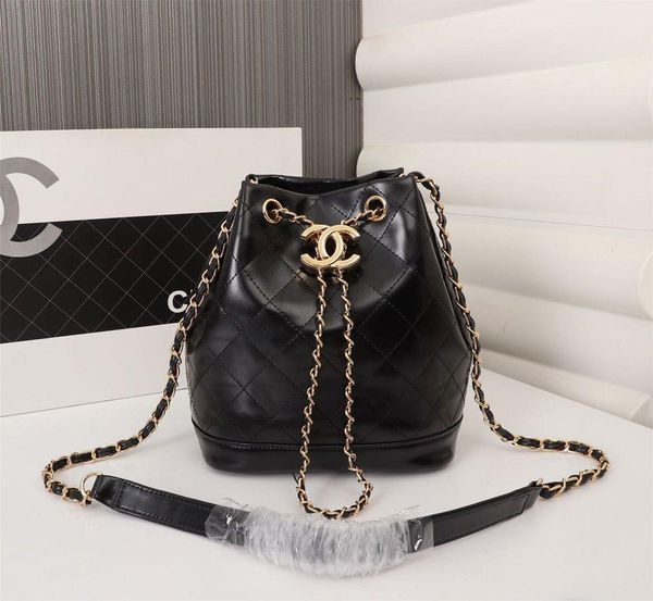 2020 selling new style luxury women backpack diagonal messenger bag shoulder bag handheld triple fashion designer size 25 * 23 * 12cm
2020 selling new style luxury women backpack diagonal messenger bag shoulder bag handheld triple fashion designer size 25 * 23 * 12cm