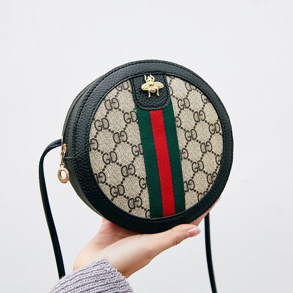 women's printed shoulder small round bag 20 spring and summer new product fashion casual messenger mobile phone change bag
women's printed shoulder small round bag 20 spring and summer new product fashion casual messenger mobile phone change bag