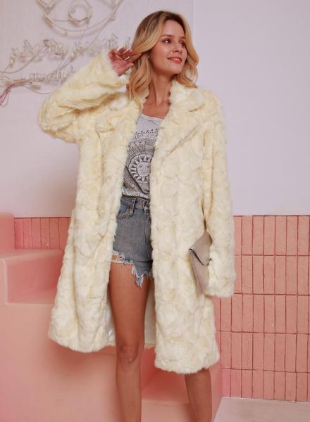 2019 faux fur coat beige plush warm autumn winter thick coat women with pockets fluffy long sleeve suit collar jackets mujer, Black
2019 faux fur coat beige plush warm autumn winter thick coat women with pockets fluffy long sleeve suit collar jackets mujer, Black