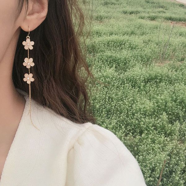 2020 explosion model girl simple long flower wild tassel earrings beautiful students without pierced ears ear clips, Golden
2020 explosion model girl simple long flower wild tassel earrings beautiful students without pierced ears ear clips, Golden