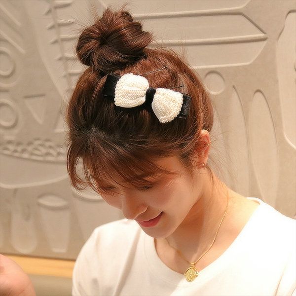 factory direct sales 2020 spring and summer korean version of the new gold velvet pearl bow hair band headband fashion temperament wholesale, Black;brown
factory direct sales 2020 spring and summer korean version of the new gold velvet pearl bow hair band headband fashion temperament wholesale, Black;brown