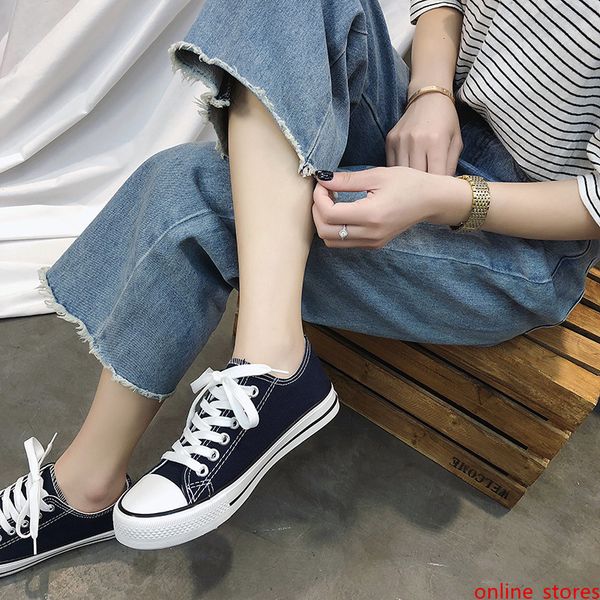 te14 man spring casual shoes breathable light men lace-up new women s leather shoes wild personality shoes fashion big size 39-46
te14 man spring casual shoes breathable light men lace-up new women s leather shoes wild personality shoes fashion big size 39-46
