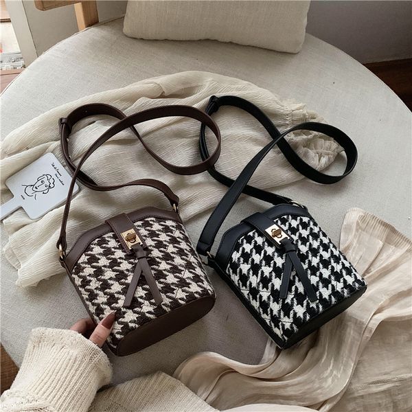 men and women the holiday gift bag leather handbags leather shoulder bag satchel bag 0006
men and women the holiday gift bag leather handbags leather shoulder bag satchel bag 0006