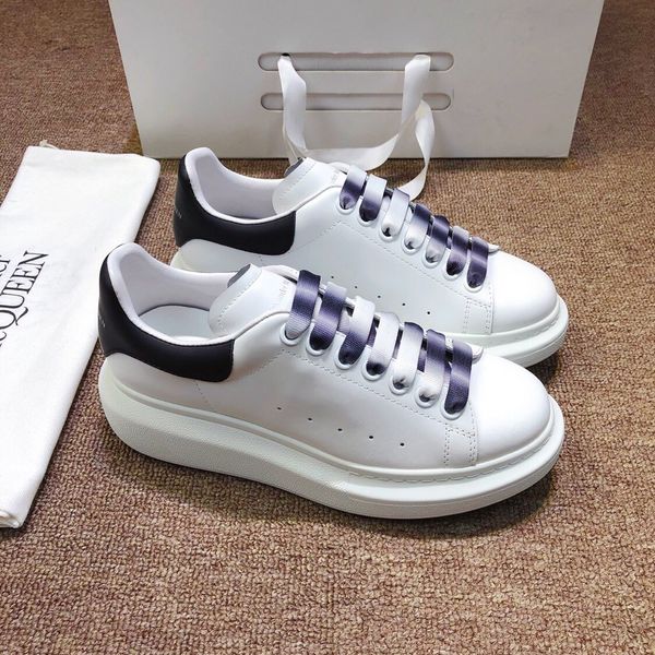 the same high-end luxury women's men's party casual shoes jogging sports shoes triple fashiondesigner platform men's and wome, Black
the same high-end luxury women's men's party casual shoes jogging sports shoes triple fashiondesigner platform men's and wome, Black