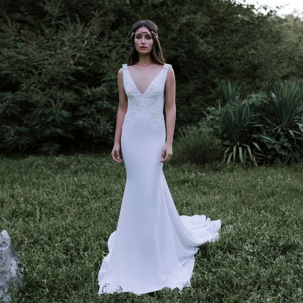 white mermaid backless wedding dresses beaded v neck bridal gowns sweep train sequined trumpet robe de mariée
white mermaid backless wedding dresses beaded v neck bridal gowns sweep train sequined trumpet robe de mariée