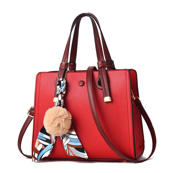 handbags 2020 european and american fashion ladies capacity handbags soft leather shoulder bag 
handbags 2020 european and american fashion ladies capacity handbags soft leather shoulder bag