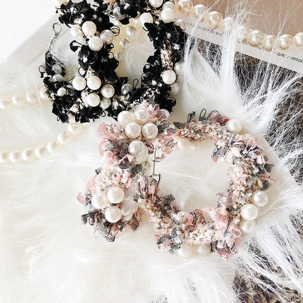 2019 new arrival classic metal round women hoop korean fashion new exaggerated pearl wool earrings handmade pearl earrings, Golden;silver
2019 new arrival classic metal round women hoop korean fashion new exaggerated pearl wool earrings handmade pearl earrings, Golden;silver