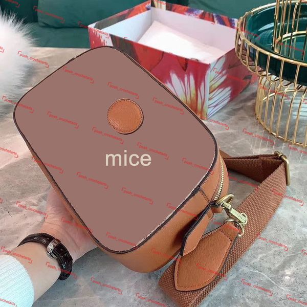 trendy cartoon character designer crossbody bag luxury camera bag for women's cross body with mice prints genuine leather with box
trendy cartoon character designer crossbody bag luxury camera bag for women's cross body with mice prints genuine leather with box