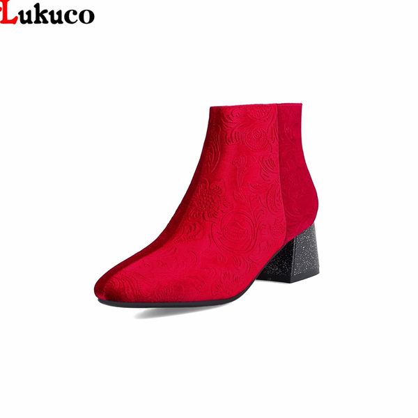 2019 new concise winter pumps large size 39 40 41 42 43 44 35 46 47 48 flock pu leather medium high heel ankle boot mujer shoe, Black
2019 new concise winter pumps large size 39 40 41 42 43 44 35 46 47 48 flock pu leather medium high heel ankle boot mujer shoe, Black