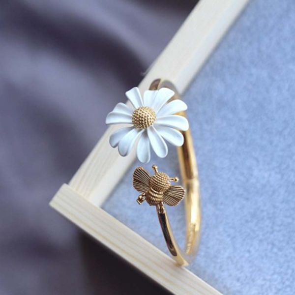 plant bangles bracelet charms for women open round flower bracelet personality creative alloy for weeding party, Black
plant bangles bracelet charms for women open round flower bracelet personality creative alloy for weeding party, Black