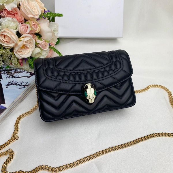 2019 brand new retro fashion versatile practical shoulder bag perfect appearance design
2019 brand new retro fashion versatile practical shoulder bag perfect appearance design