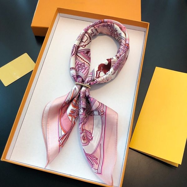 100% mulberry silk versatile small square towel age reduction temperament elegant headscarf dress with soft and comfortable skin, Blue;gray
100% mulberry silk versatile small square towel age reduction temperament elegant headscarf dress with soft and comfortable skin, Blue;gray