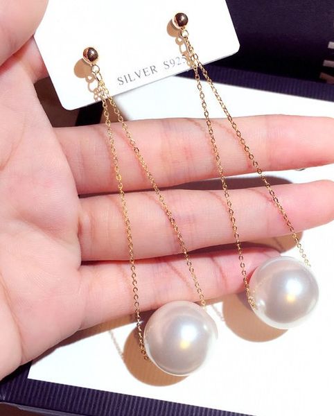 wholesale- fashion designer luxury pearl pendant drop dangle chandelier stud earrings for woman girls 18k gold plated, Golden;silver
wholesale- fashion designer luxury pearl pendant drop dangle chandelier stud earrings for woman girls 18k gold plated, Golden;silver
