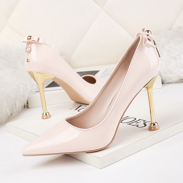 2019 woman 9.5cm high heels luxury burgundy cute black shoes female stiletto party leather scarpins crystal funky pumps
2019 woman 9.5cm high heels luxury burgundy cute black shoes female stiletto party leather scarpins crystal funky pumps