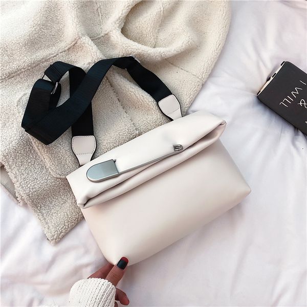 ниша дизайн сумка женская 2020 новая личность иностранный стиль складная мягкая сумка чистая красный широкий плечевой ремень pin crossbody
ниша дизайн сумка женская 2020 новая личность иностранный стиль складная мягкая сумка чистая красный широкий плечевой ремень pin crossbody