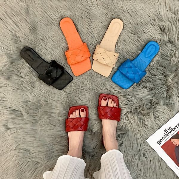 hand-woven slippers women's summer net red fashion wear a- line flat square head non-slip beach shoes, Black;red
hand-woven slippers women's summer net red fashion wear a- line flat square head non-slip beach shoes, Black;red