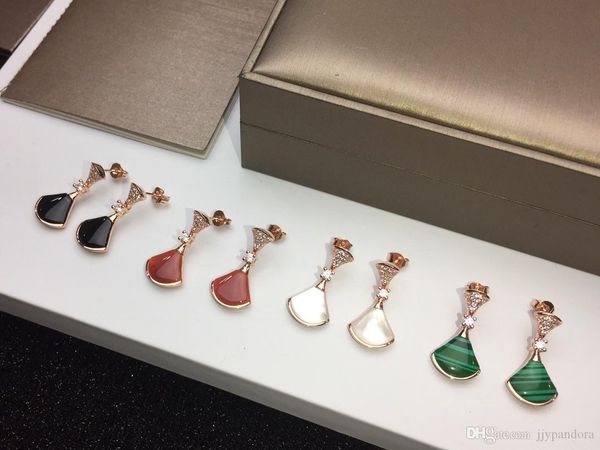 2019 designer brand ladies jewelry fan-shaped four-color agate rose gold fan-shaped earrings wholesale, Black
2019 designer brand ladies jewelry fan-shaped four-color agate rose gold fan-shaped earrings wholesale, Black