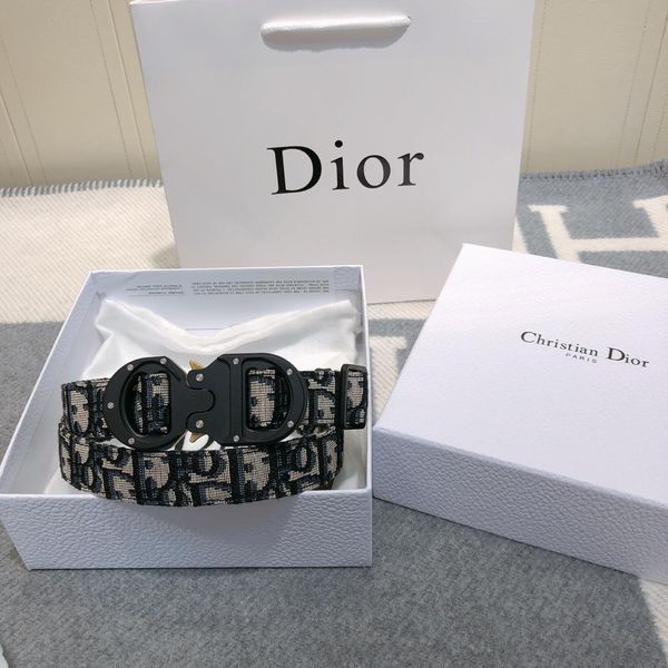 2020luxury belts designer men belt big buckle belt fashion mens leather brand belts with box wholesale ing, Black;brown
2020luxury belts designer men belt big buckle belt fashion mens leather brand belts with box wholesale ing, Black;brown