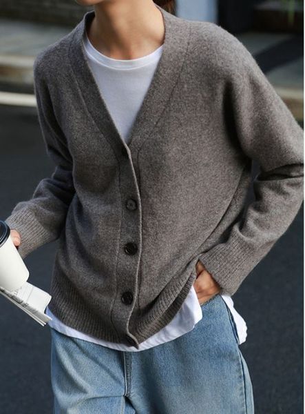 mulan 2019 autumn winter new loose sweater cardigan v-neck short casual women's wool coat, White;black
mulan 2019 autumn winter new loose sweater cardigan v-neck short casual women's wool coat, White;black