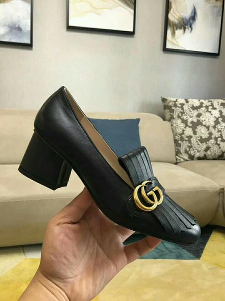 New Leather mid heel pump Women's luxury designer pump Thick heel Black leather Rubber sole Casual Shoes Woman Shoe
New Leather mid heel pump Women's luxury designer pump Thick heel Black leather Rubber sole Casual Shoes Woman Shoe