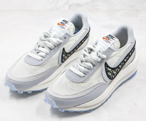 new designer sacai ldv waffle running shoes men women ldwaffle white nylon gusto varsity blue crystal bottom trainers sports sneakers
new designer sacai ldv waffle running shoes men women ldwaffle white nylon gusto varsity blue crystal bottom trainers sports sneakers