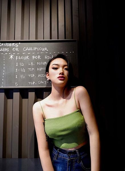 summer new fashion solid color knit slim short strap female, street nightclub slimming t-shirt female, White
summer new fashion solid color knit slim short strap female, street nightclub slimming t-shirt female, White