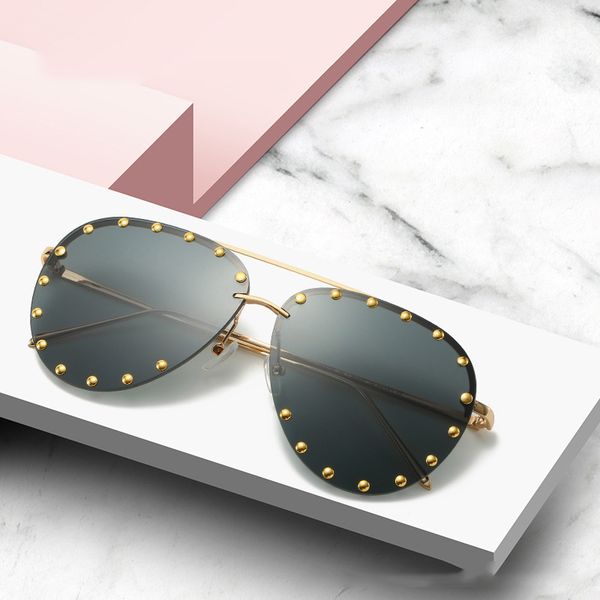 2020 fashion rimless pilot sunglasses women vintage design diamond cutting lens rivet sun glasses for female uv400, White;black
2020 fashion rimless pilot sunglasses women vintage design diamond cutting lens rivet sun glasses for female uv400, White;black