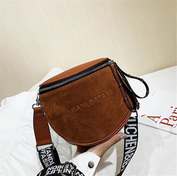designer shoulder bag crossbody for women bags pu leather shoulder bag fashion famous brand lady semicircle saddle fashion 4
designer shoulder bag crossbody for women bags pu leather shoulder bag fashion famous brand lady semicircle saddle fashion 4