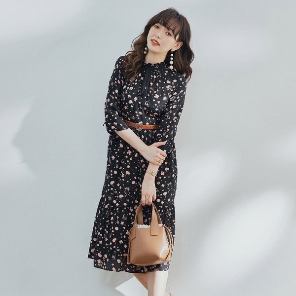 crossmio silk dress is female in the summer of 2020 the new clover printed show thin in a-line of tall waist, Black;gray
crossmio silk dress is female in the summer of 2020 the new clover printed show thin in a-line of tall waist, Black;gray