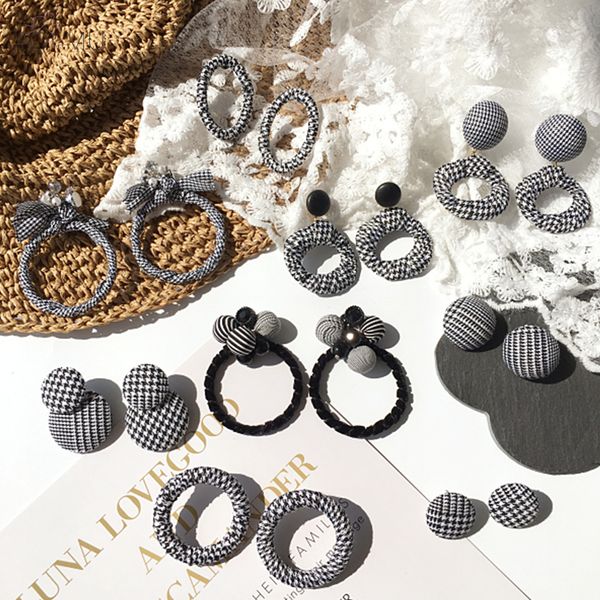 aomu elegant black and white houndstooth plaid velvet fabric round big circle long earrings for women distorted cloth jewelry, Silver 
aomu elegant black and white houndstooth plaid velvet fabric round big circle long earrings for women distorted cloth jewelry, Silver