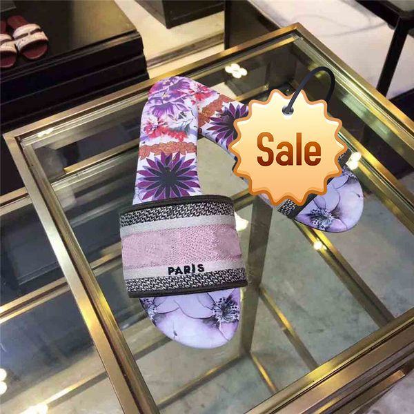 high-quality dazzle flowers women sandals designer slippers flip flops striped beach causal shoes embroidery sandal floral brocade slipper, Black
high-quality dazzle flowers women sandals designer slippers flip flops striped beach causal shoes embroidery sandal floral brocade slipper, Black