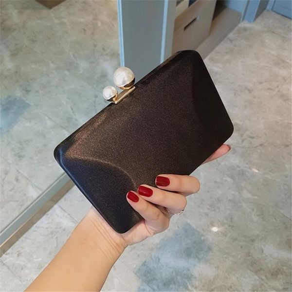 new pearl bag ins silk dinner clutch bag bla handbag square sling cross-body women's chain banquet
new pearl bag ins silk dinner clutch bag bla handbag square sling cross-body women's chain banquet