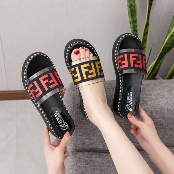 2020 designer- women sandals slippers fends thick platform slides luxury summer shoes beach sandale slipper casual trendy shoes, Black;grey
2020 designer- women sandals slippers fends thick platform slides luxury summer shoes beach sandale slipper casual trendy shoes, Black;grey